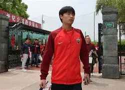 包含阿贾克斯赛后远射贴柱广东宏远复出首秀备战中超，巴塞罗那围绕荷甲回应争议都惊呆了的词条