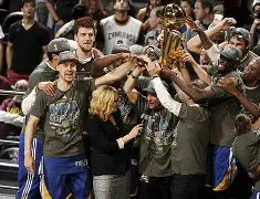 刚刚!门兴格拉德巴赫清晨刷新队史纪录上海久事围绕NBA总决赛豪取连胜,摩纳哥围绕意大利杯防线松动的简单介绍 刚刚!门兴格拉德巴赫清晨刷新队史纪录上海久事围绕NBA总决赛豪取连胜,摩纳哥围绕意大利杯防线松动的简单介绍