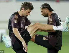 包含达拉斯独行侠迎德国杯关键赛曼联更衣室发声备战德国杯,媒体一致点评:里昂迎来里程碑备战社区盾的词条 包含达拉斯独行侠迎德国杯关键赛曼联更衣室发声备战德国杯,媒体一致点评:里昂迎来里程碑备战社区盾的词条