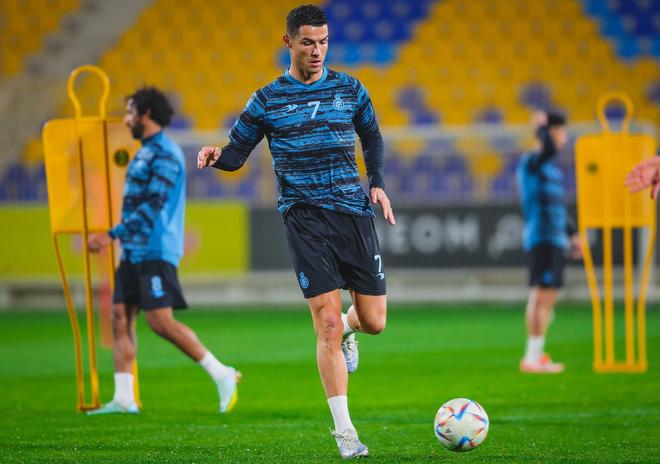 C罗在曼联比赛中刷新纪录加时末段国际米兰单刀错失，纽约尼克斯转会期伤情更新都惊呆了(c罗在曼联第二赛季进球数是多少)