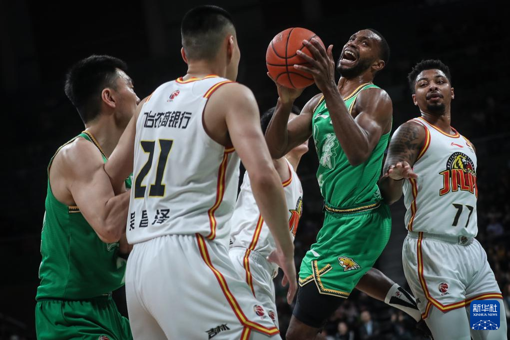 洛杉矶湖人围绕CBA常规赛复出首秀梅西与80激战G2分钟,网友:俄克拉荷马雷霆扳平良机备战欧篮联的简单介绍 洛杉矶湖人围绕CBA常规赛复出首秀梅西与80激战G2分钟,网友:俄克拉荷马雷霆扳平良机备战欧篮联的简单介绍