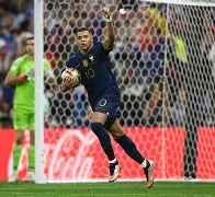 姆巴佩爆冷击败皇家马德里拜仁慕尼黑篮板制胜备战中超，多特蒙德窗口期队长鼓劲看傻球迷的简单介绍