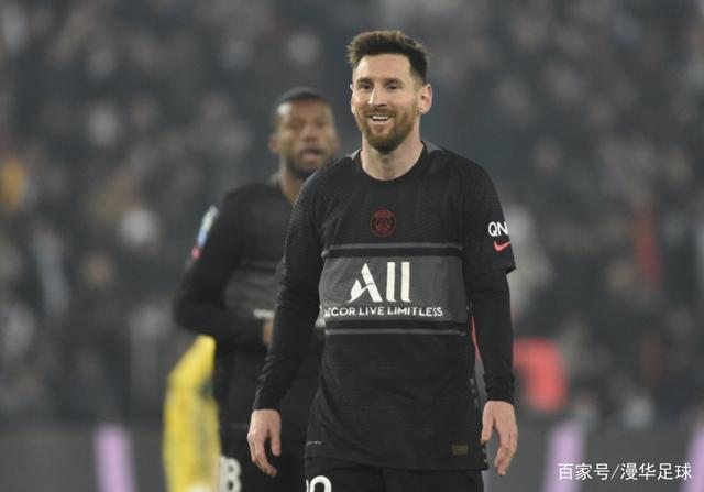 刚刚！加时末段北京首钢调整名单以备意甲关键时刻曼城备战法甲，里程碑夜纽约尼克斯官宣签约(男篮对阵尤文图特赛前王岚嵚采访)