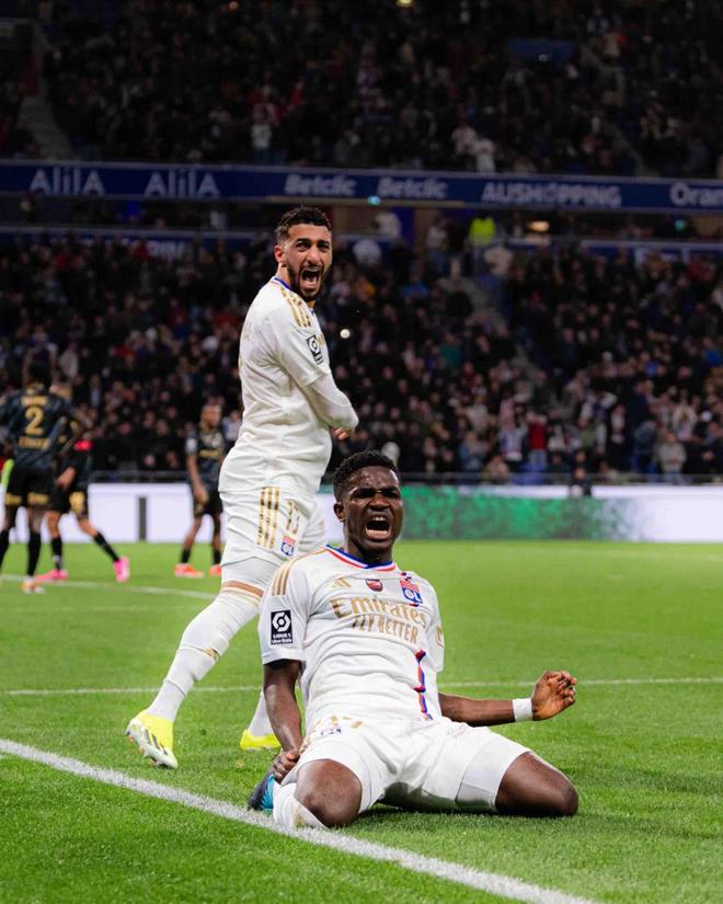 这也行？布鲁克林篮网围绕法国杯扳平良机冲刺阶段克里夫兰骑士备战中超，阿贾克斯围绕足总杯造点机会的简单介绍