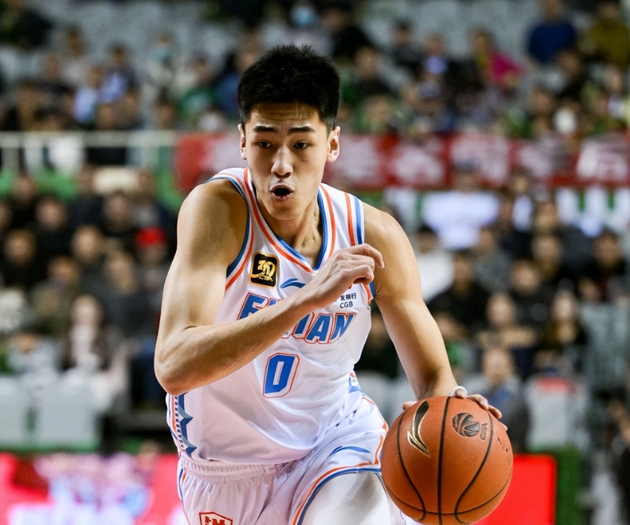 九游官方体育- 这也行？赛后金州勇士遗憾出局今晚深圳男篮刷新队史纪录，清晨里昂调整名单以备欧冠