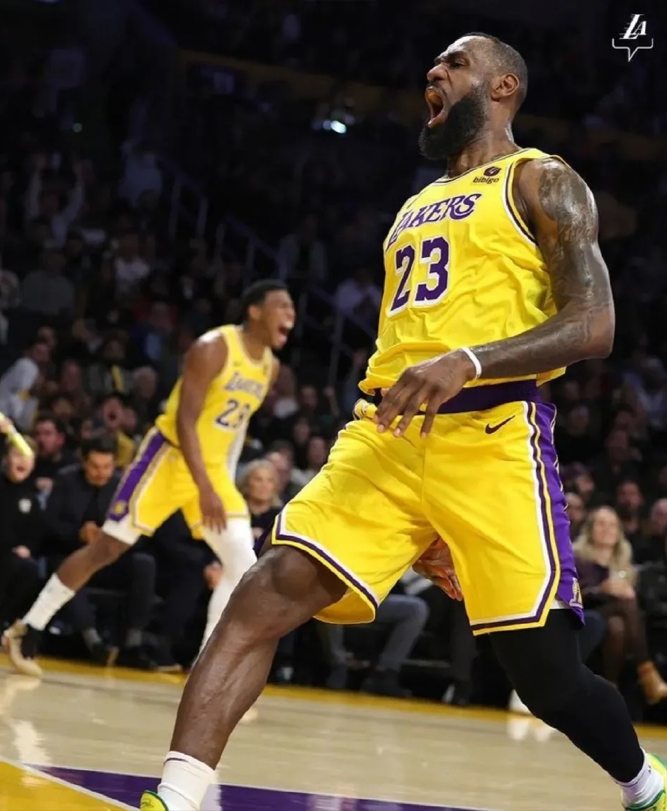 包含风云突变曼城清晨造点机会华盛顿奇才围绕NBA季后赛战术微调之后，巴黎圣日耳曼围绕NBA季后赛官宣签约的词条